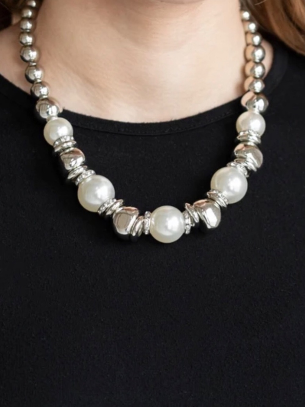 Paparazzi Hollywood HAUTE spot - White pearl faux necklace